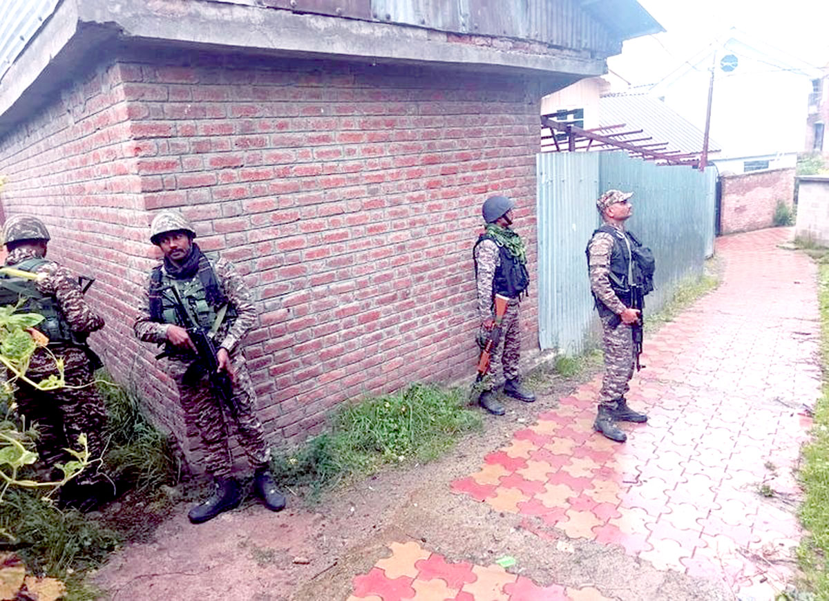 Unidentified terrorist killed, JCO injured in Kulgam encounter